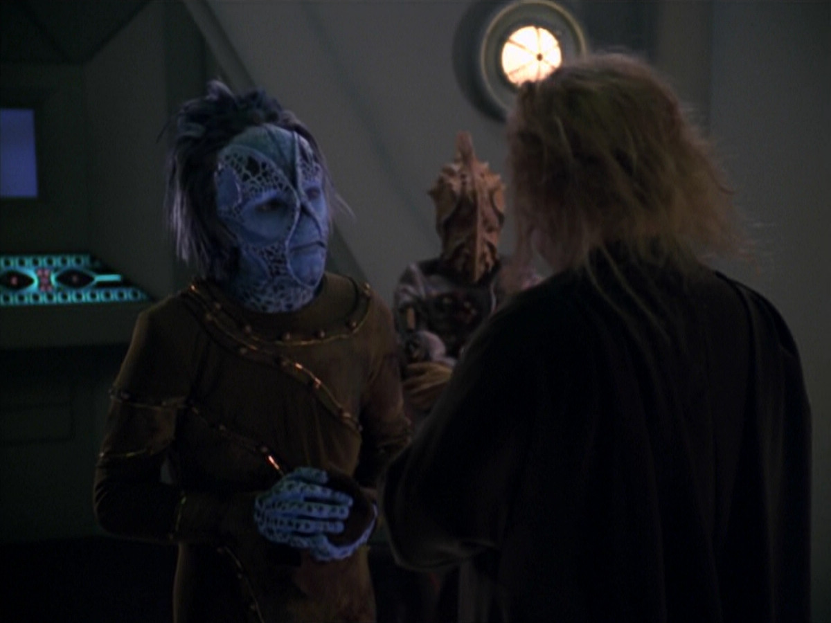 extant_StarTrek_VOY_5x20-ThinkTank_00326.jpg