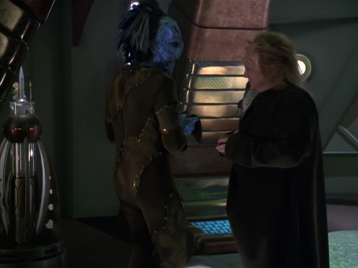 extant_StarTrek_VOY_5x20-ThinkTank_00332.jpg