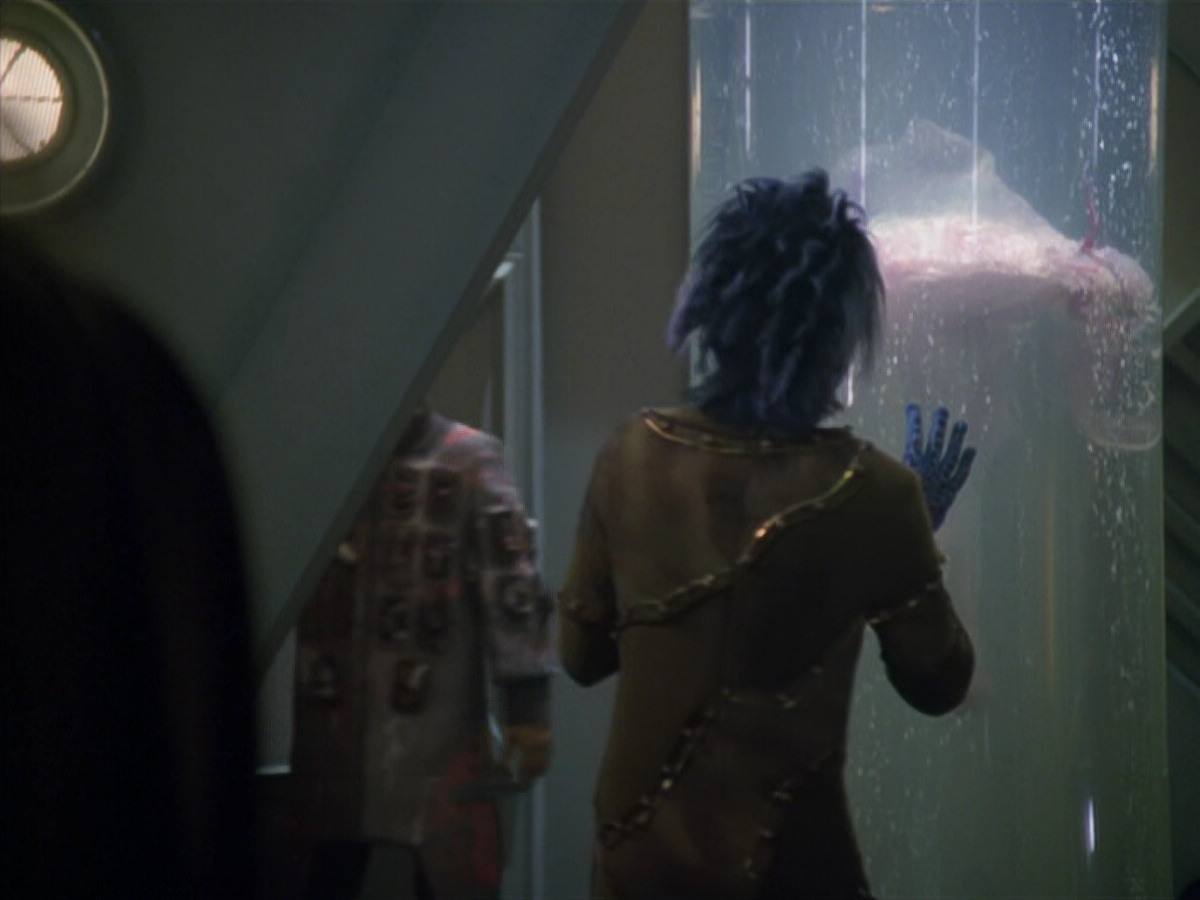 extant_StarTrek_VOY_5x20-ThinkTank_00342.jpg