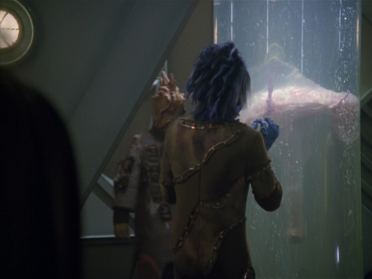 extant_StarTrek_VOY_5x20-ThinkTank_00343.jpg