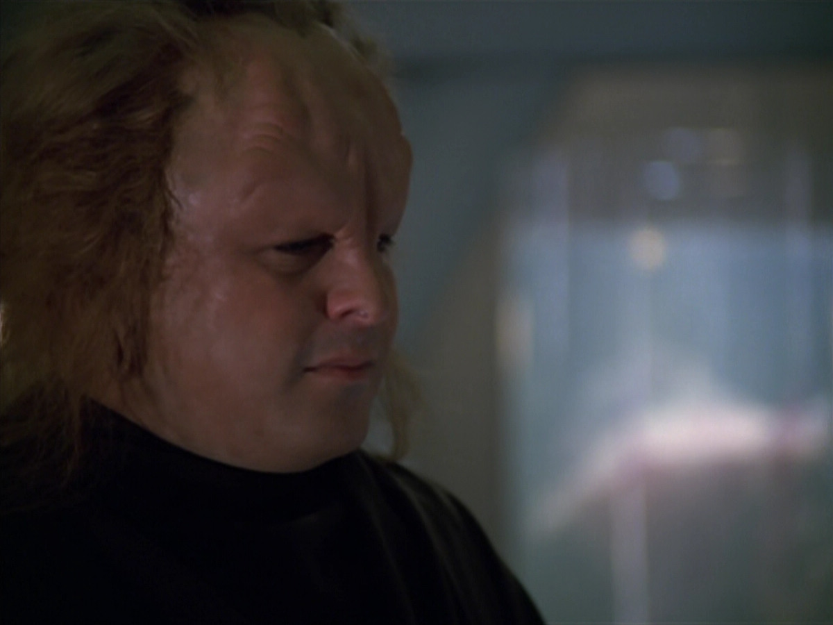 extant_StarTrek_VOY_5x20-ThinkTank_00360.jpg