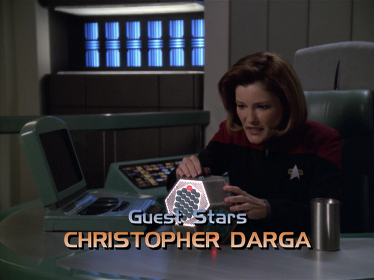 extant_StarTrek_VOY_5x20-ThinkTank_00541.jpg