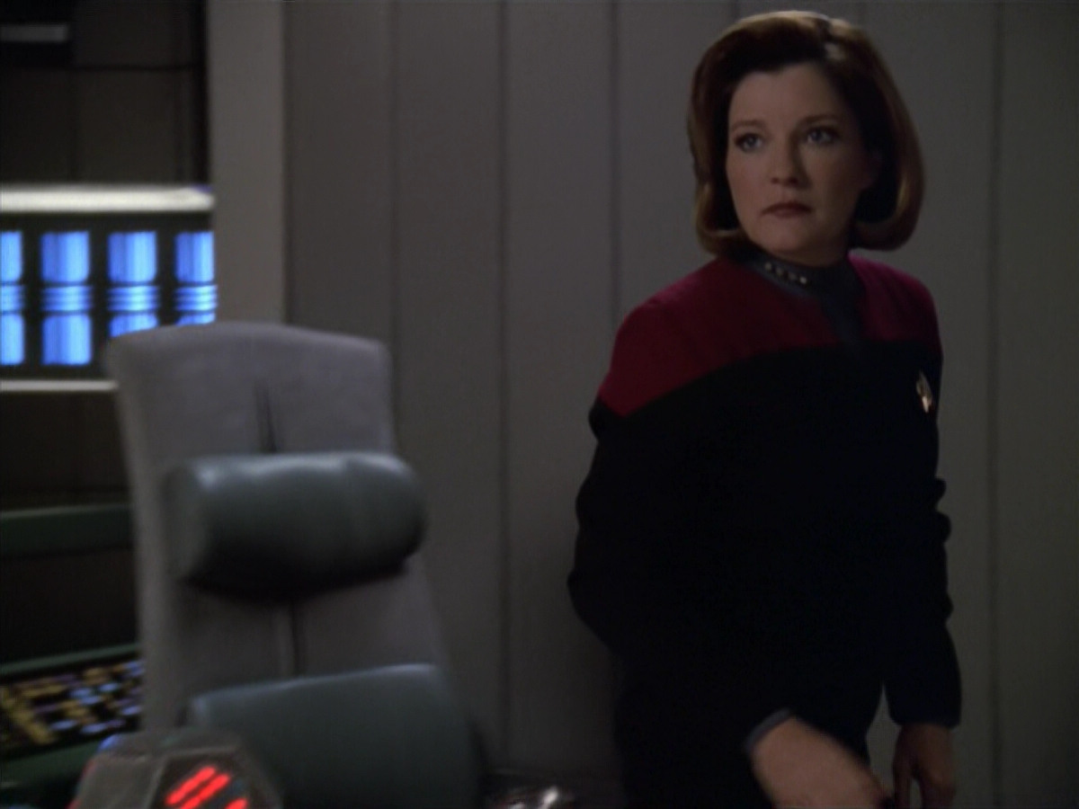 extant_StarTrek_VOY_5x20-ThinkTank_00580.jpg