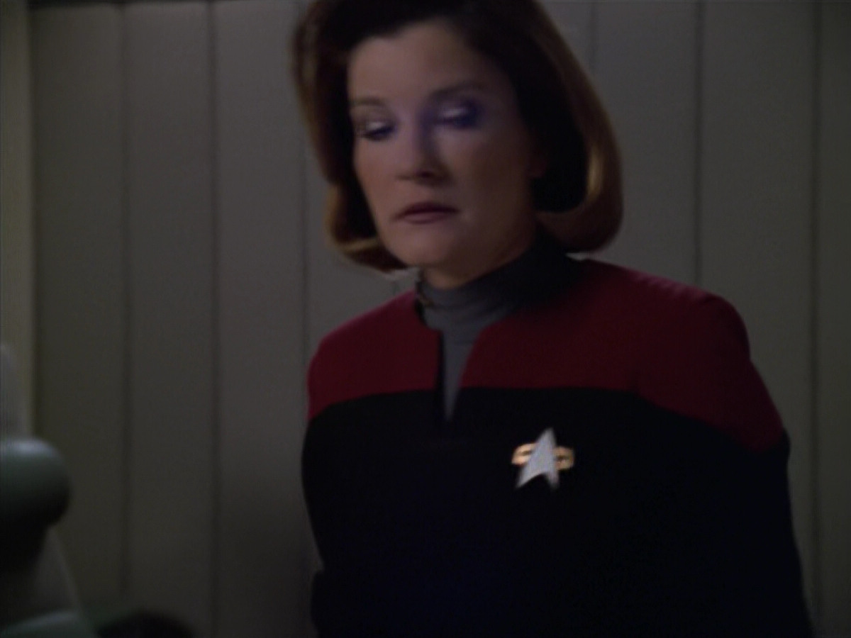 extant_StarTrek_VOY_5x20-ThinkTank_00582.jpg