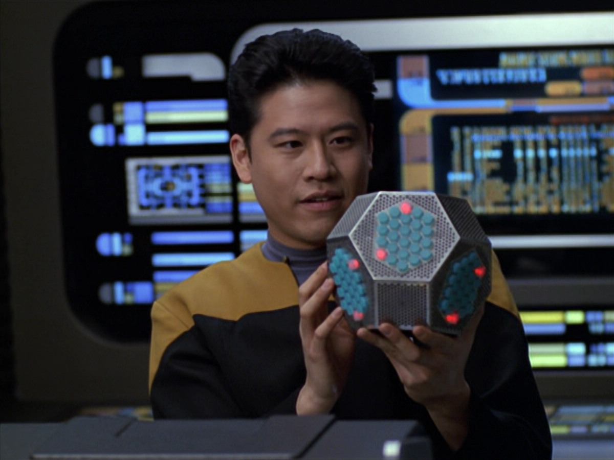 extant_StarTrek_VOY_5x20-ThinkTank_00595.jpg