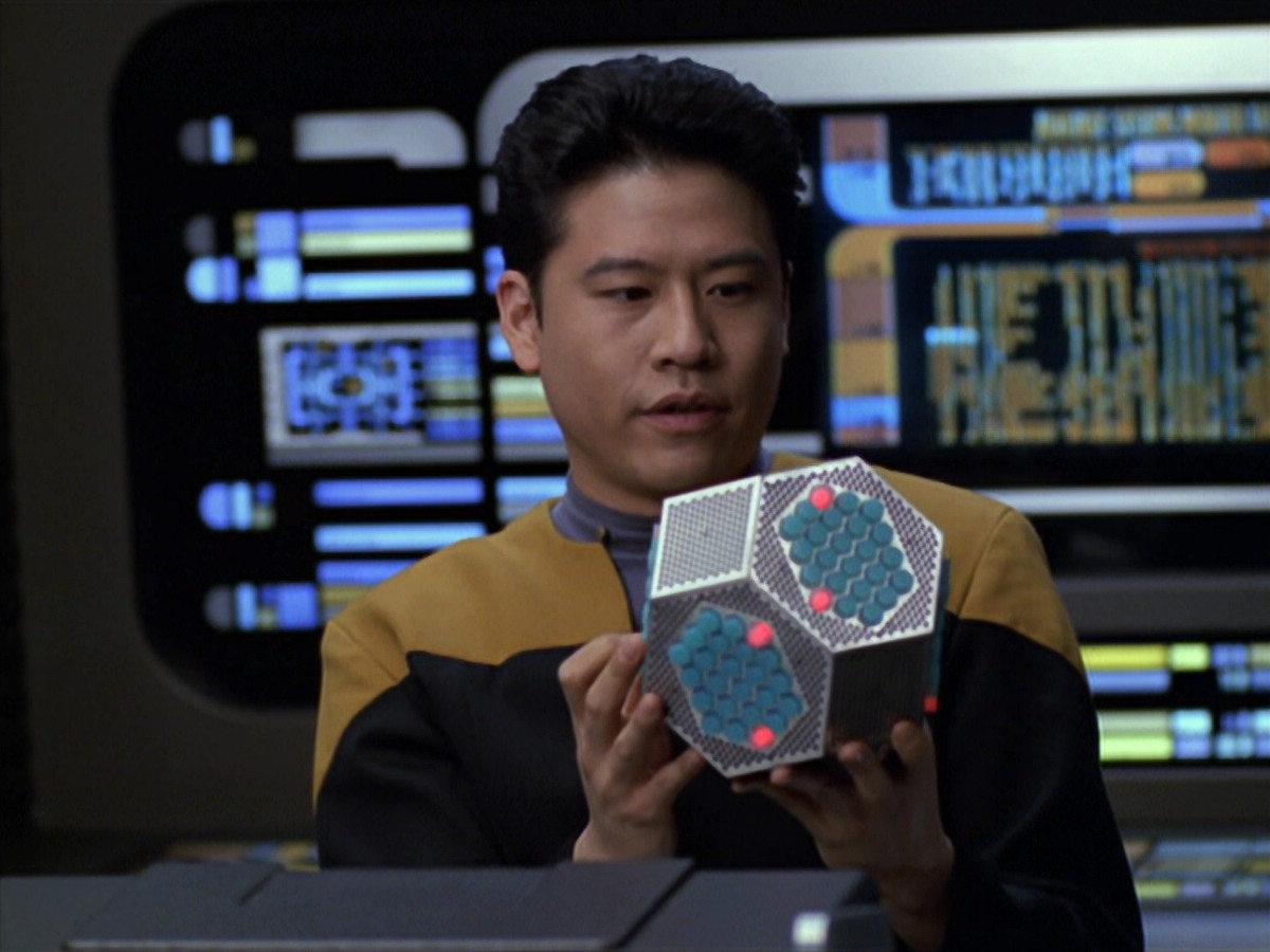 extant_StarTrek_VOY_5x20-ThinkTank_00596.jpg
