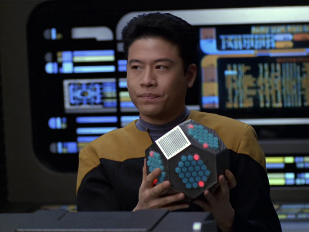 extant_StarTrek_VOY_5x20-ThinkTank_00597.jpg