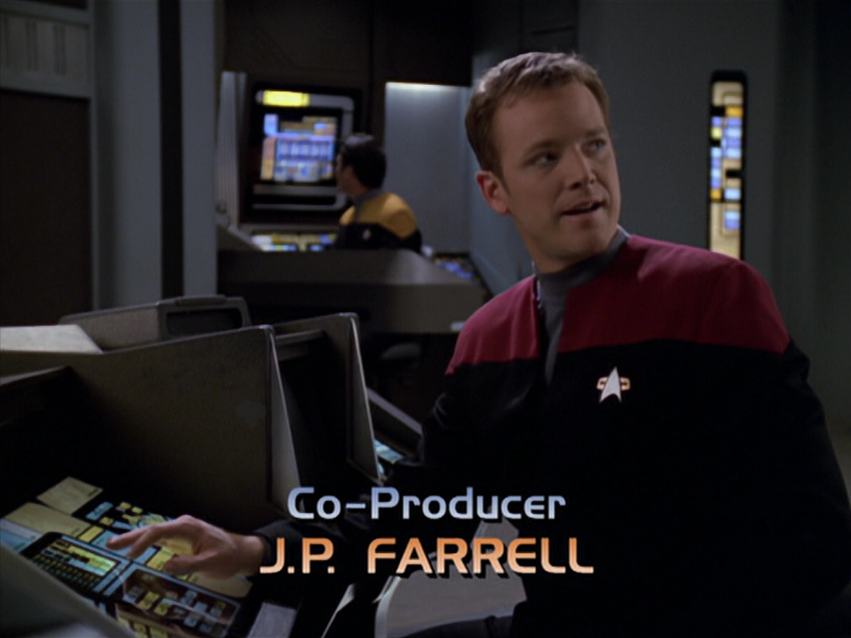 extant_StarTrek_VOY_5x20-ThinkTank_00600.jpg