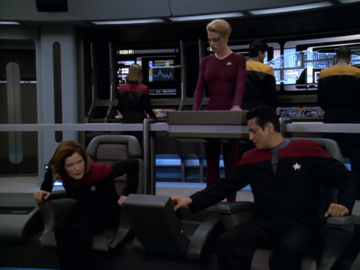 extant_StarTrek_VOY_5x20-ThinkTank_00603.jpg