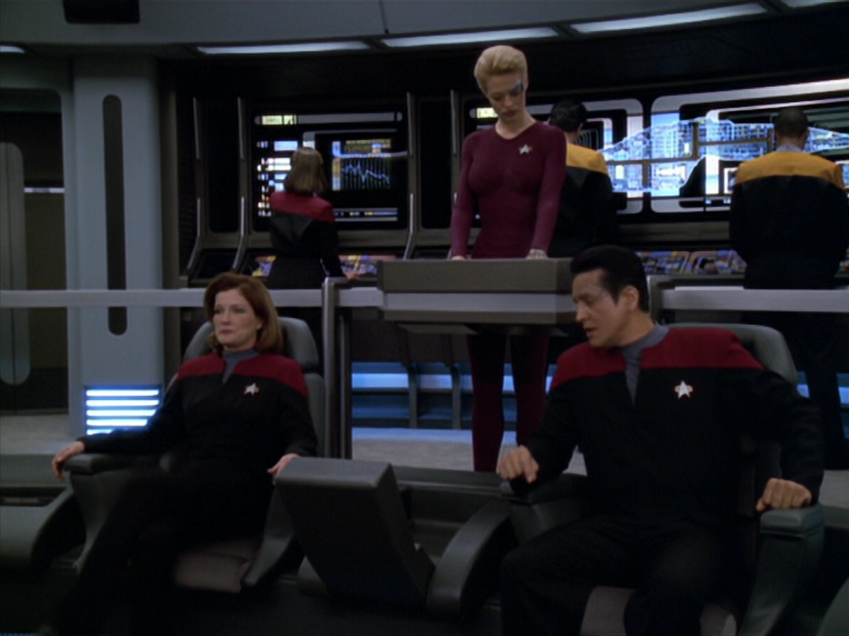 extant_StarTrek_VOY_5x20-ThinkTank_00605.jpg