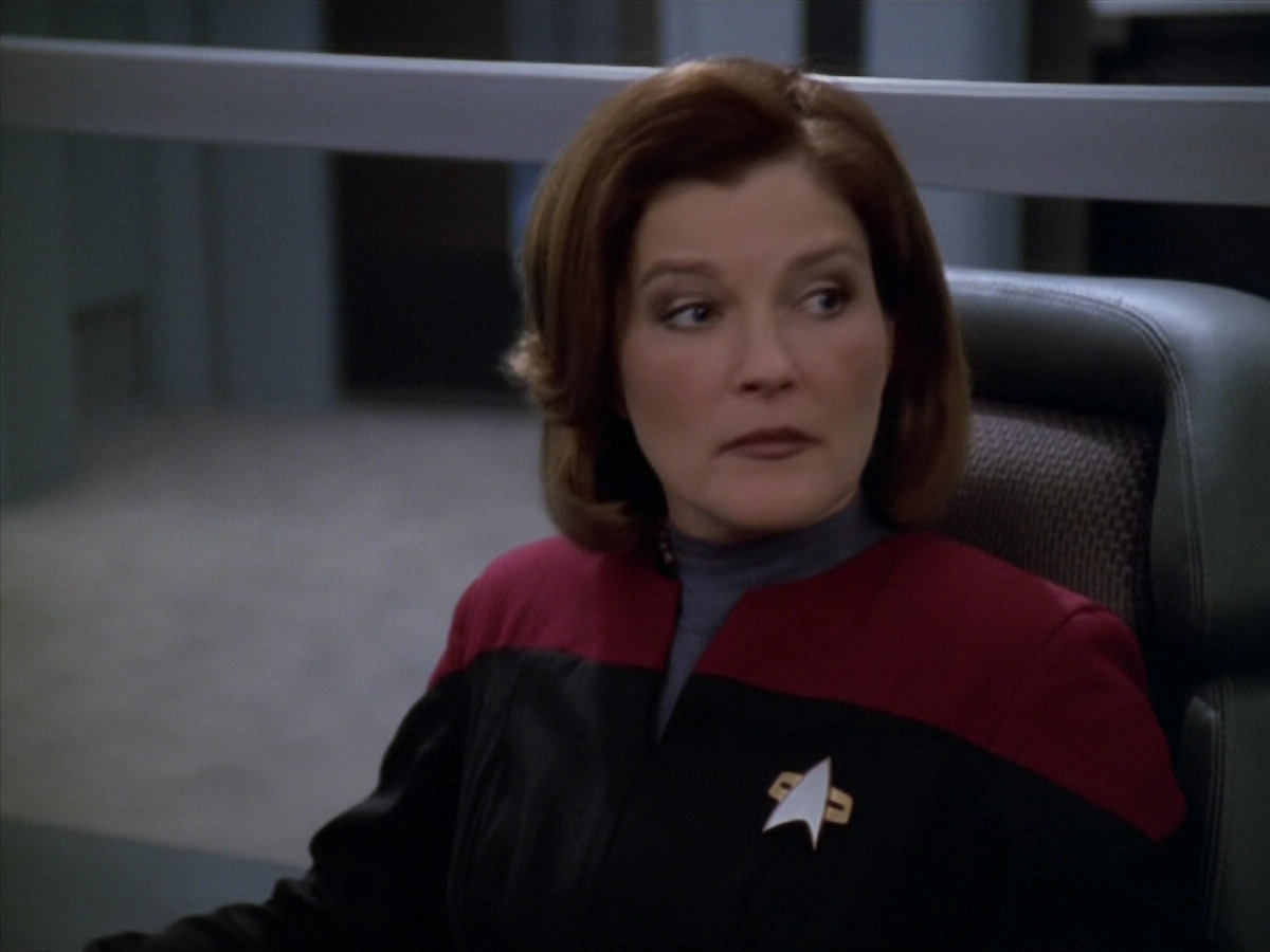 extant_StarTrek_VOY_5x20-ThinkTank_00628.jpg