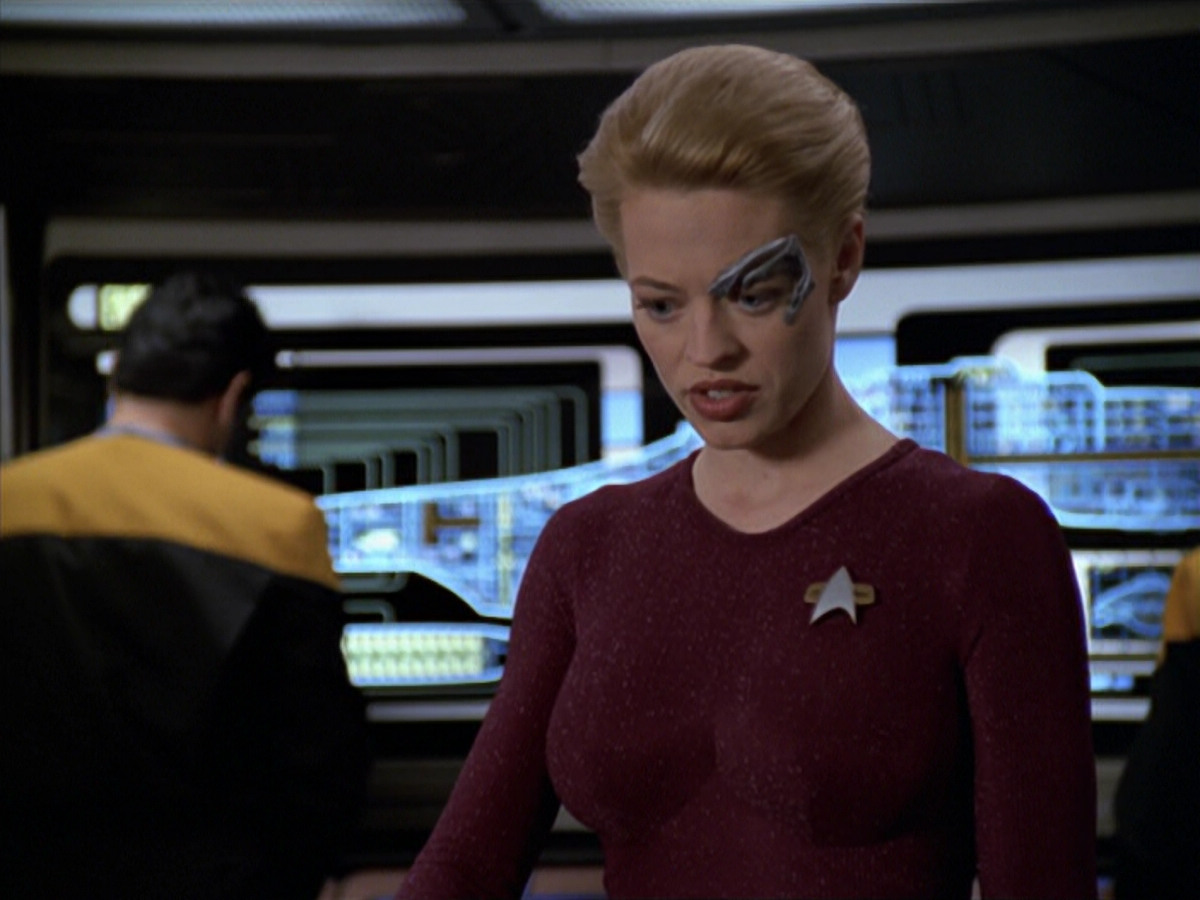 extant_StarTrek_VOY_5x20-ThinkTank_00642.jpg