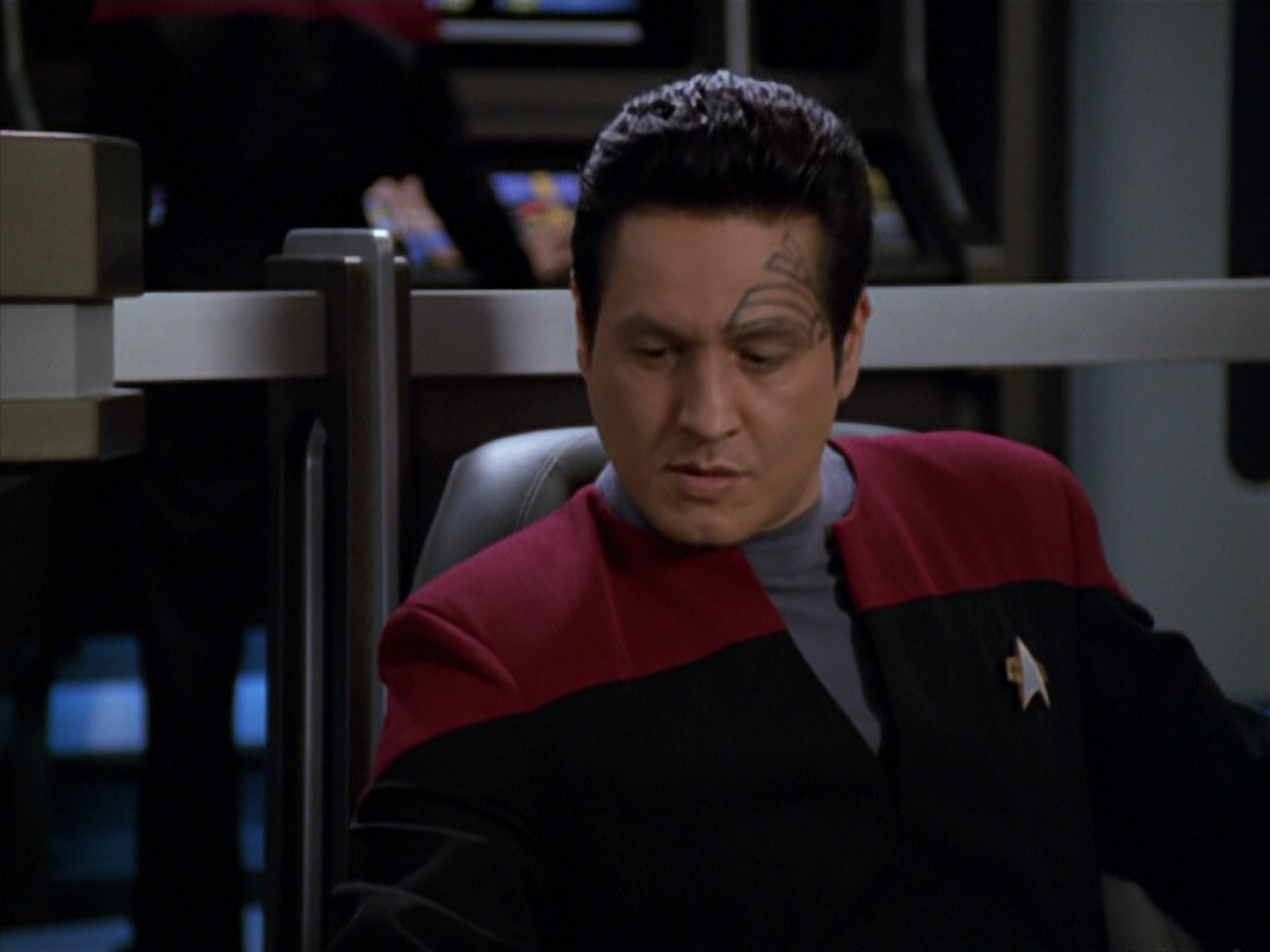 extant_StarTrek_VOY_5x20-ThinkTank_00645.jpg