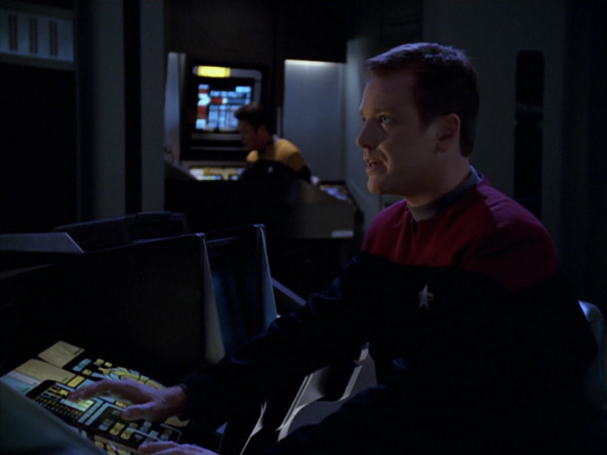 extant_StarTrek_VOY_5x20-ThinkTank_00692.jpg