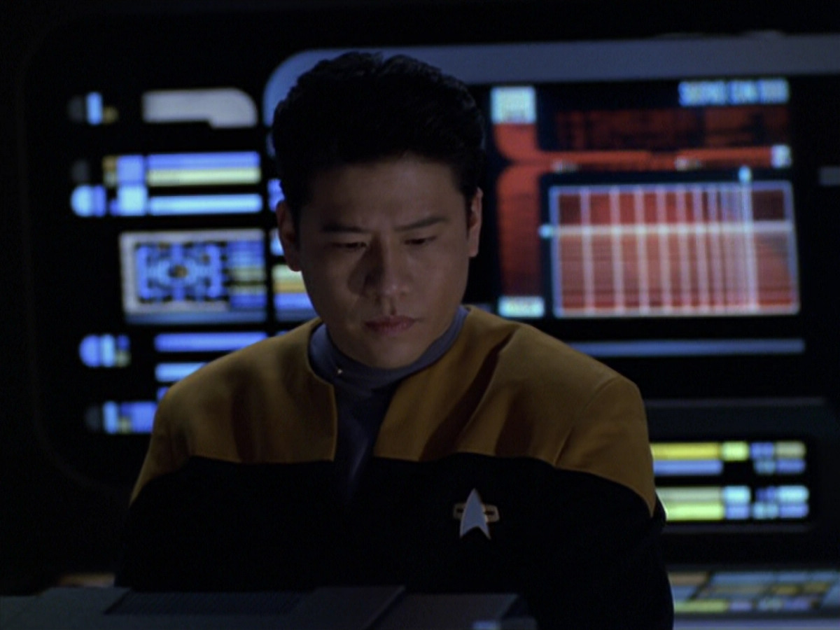 extant_StarTrek_VOY_5x20-ThinkTank_00707.jpg