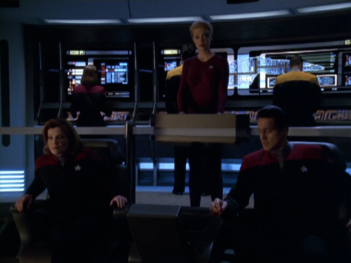extant_StarTrek_VOY_5x20-ThinkTank_00713.jpg