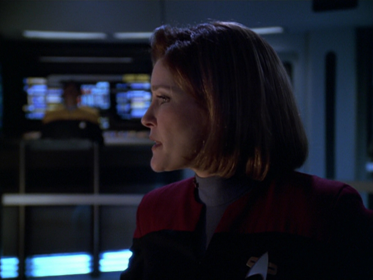 extant_StarTrek_VOY_5x20-ThinkTank_00741.jpg