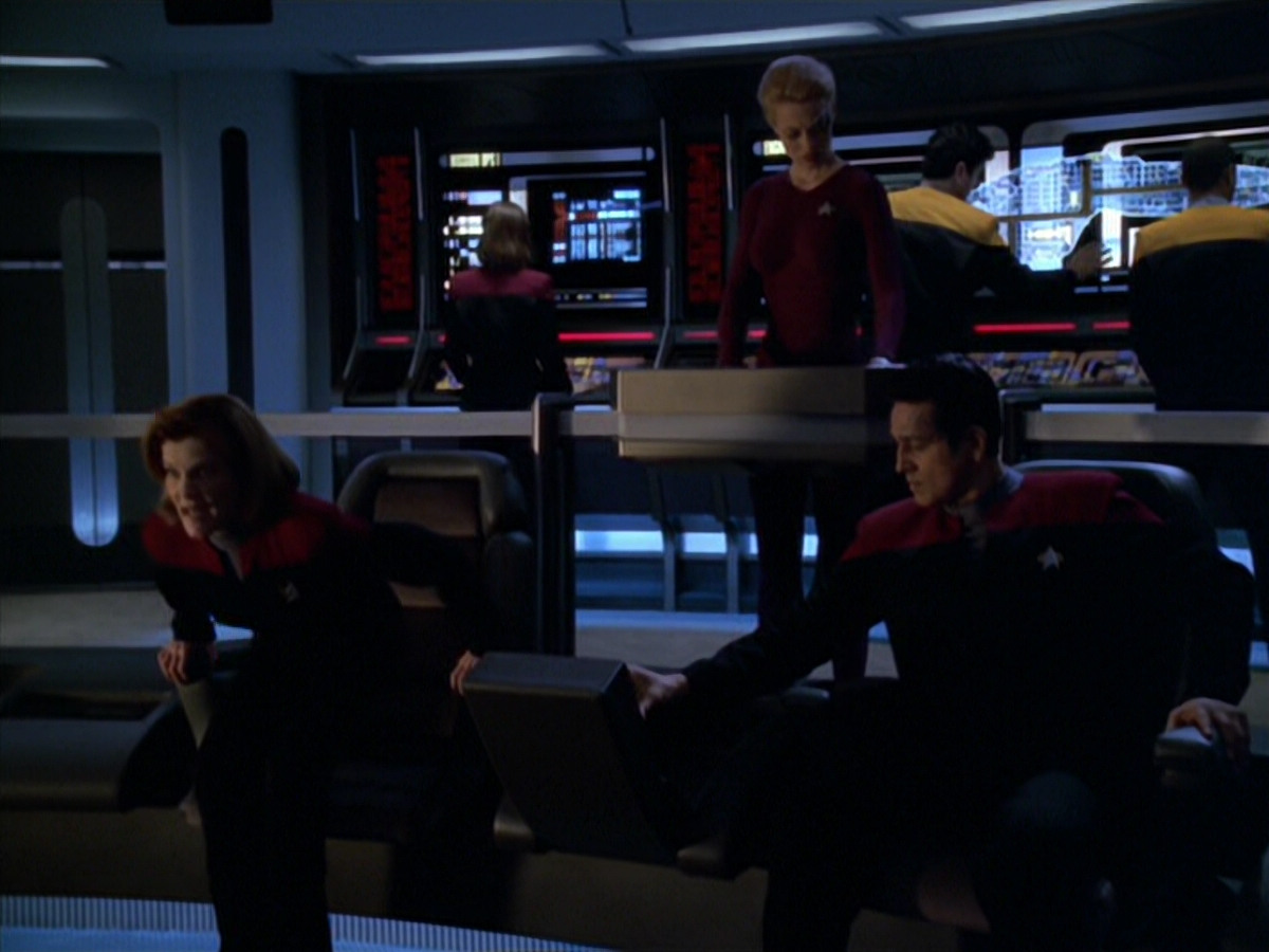 extant_StarTrek_VOY_5x20-ThinkTank_00789.jpg