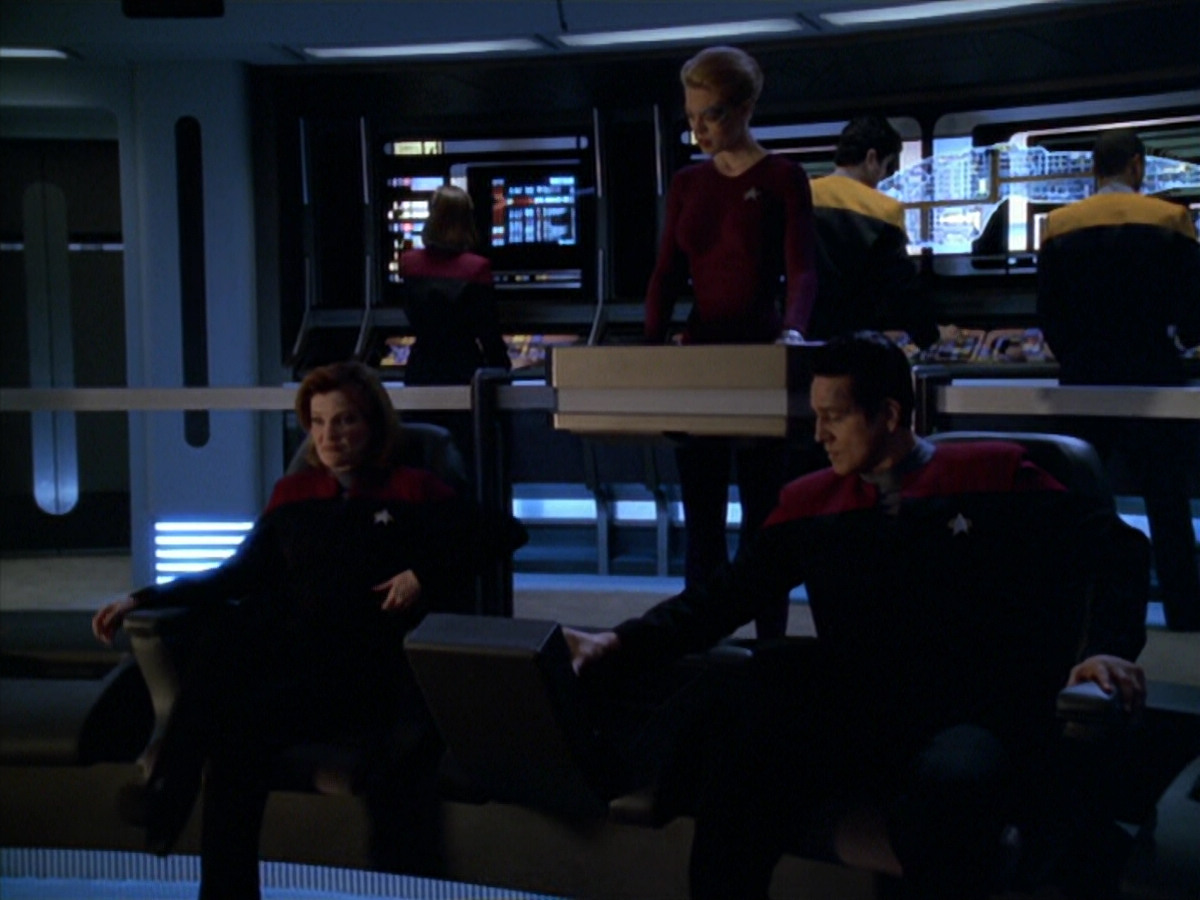 extant_StarTrek_VOY_5x20-ThinkTank_00791.jpg