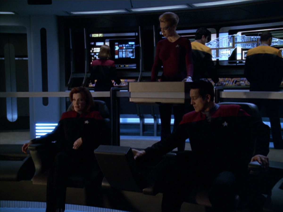 extant_StarTrek_VOY_5x20-ThinkTank_00794.jpg