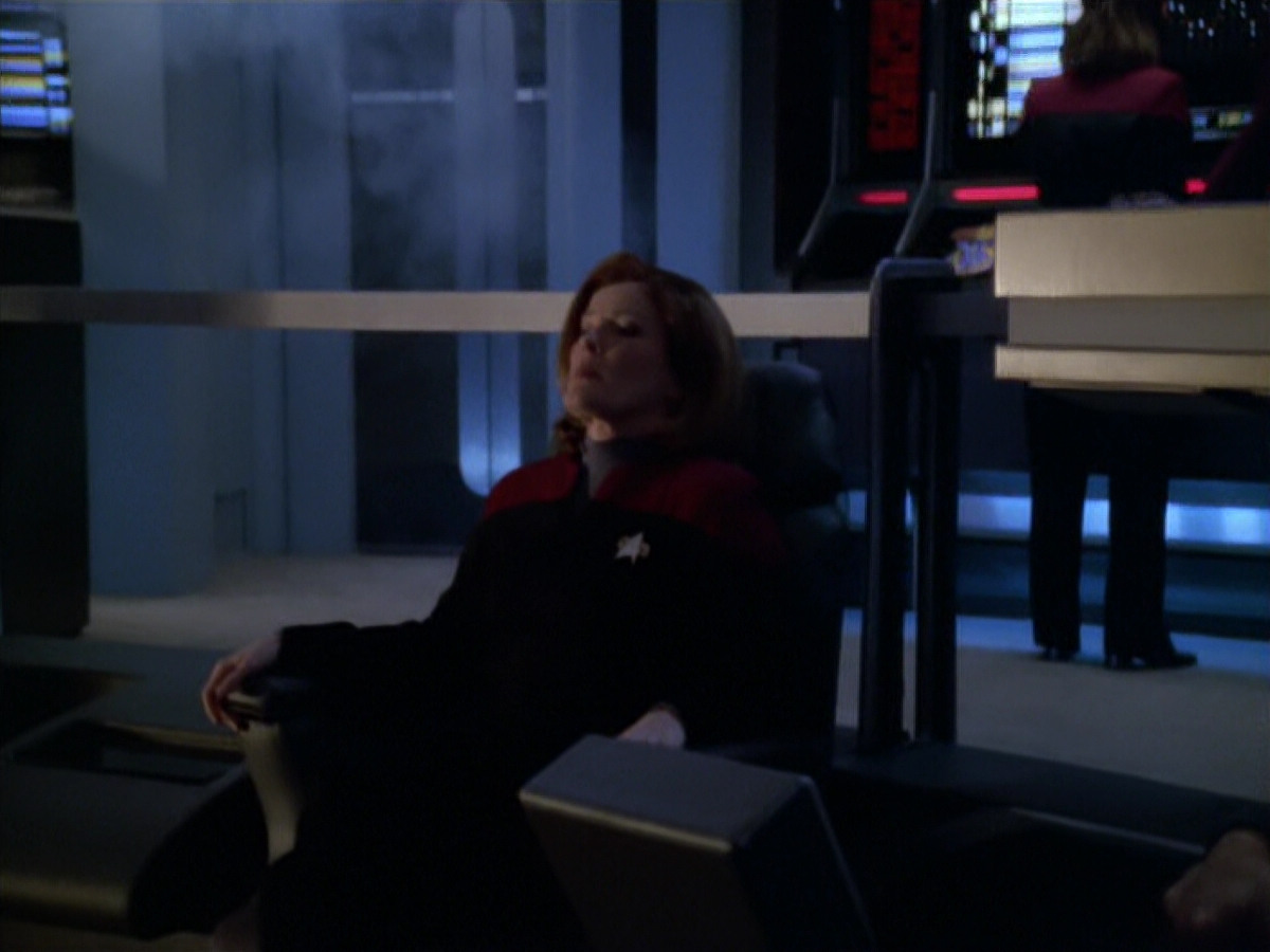 extant_StarTrek_VOY_5x20-ThinkTank_00822.jpg