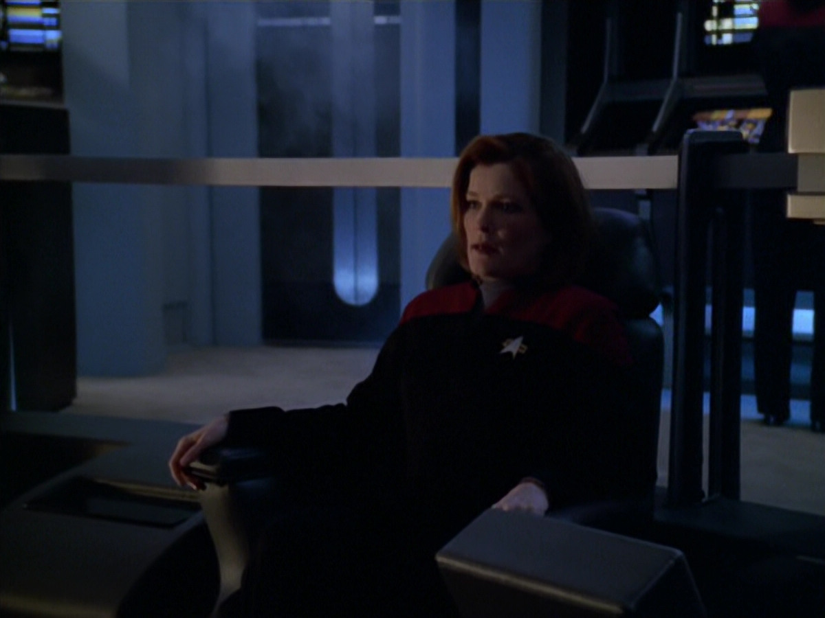 extant_StarTrek_VOY_5x20-ThinkTank_00823.jpg