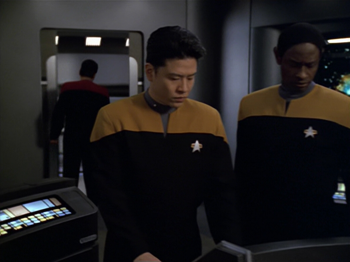 extant_StarTrek_VOY_5x20-ThinkTank_00894.jpg