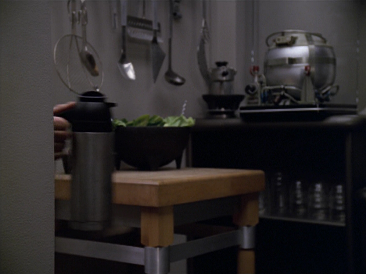 extant_StarTrek_VOY_5x20-ThinkTank_00899.jpg