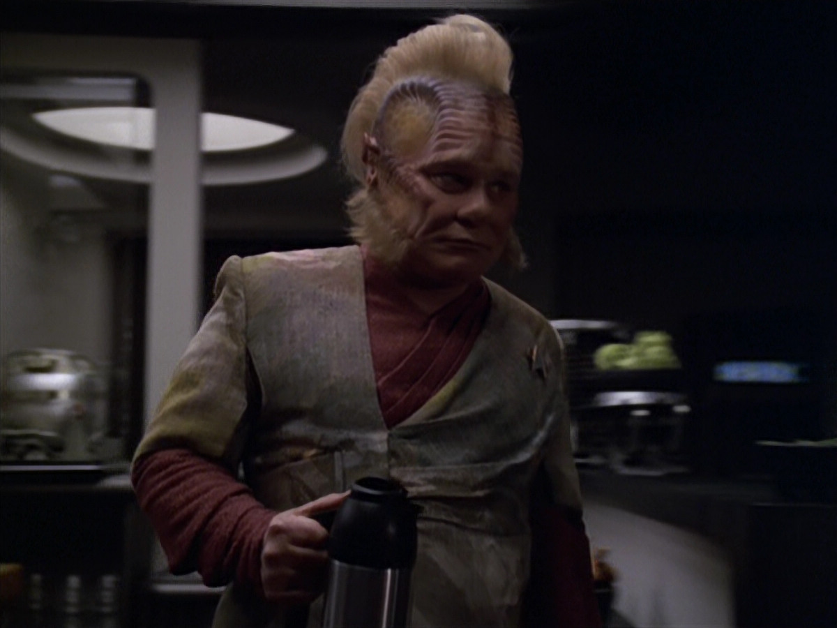 extant_StarTrek_VOY_5x20-ThinkTank_00903.jpg