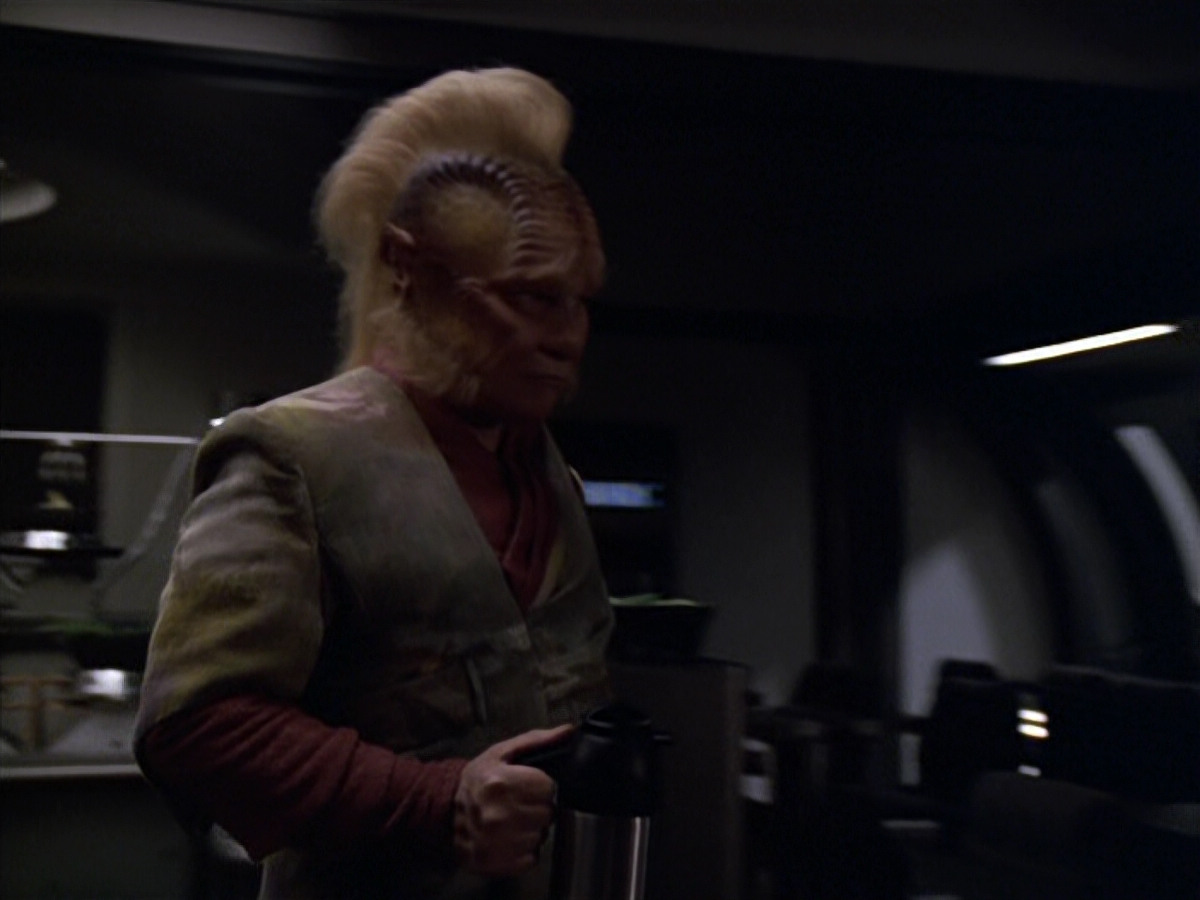 extant_StarTrek_VOY_5x20-ThinkTank_00904.jpg