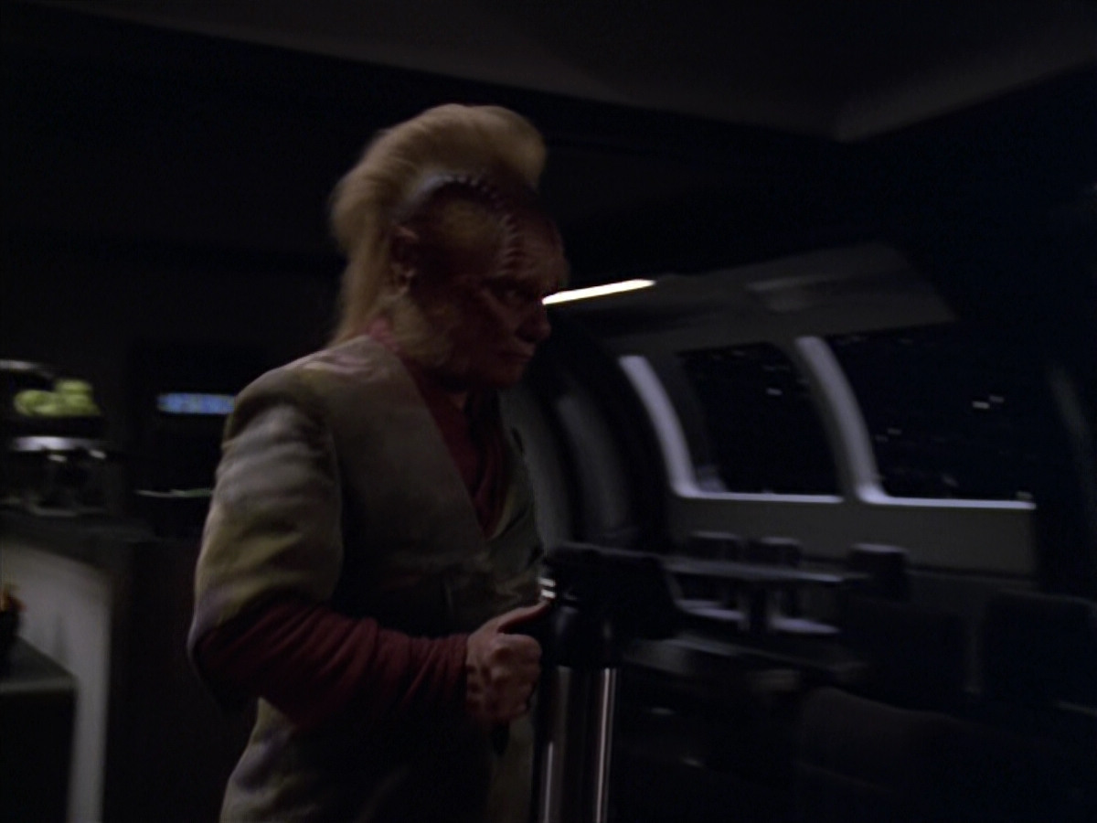 extant_StarTrek_VOY_5x20-ThinkTank_00905.jpg