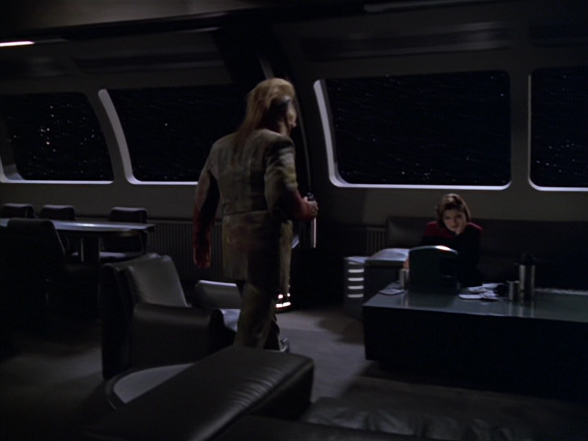 extant_StarTrek_VOY_5x20-ThinkTank_00909.jpg