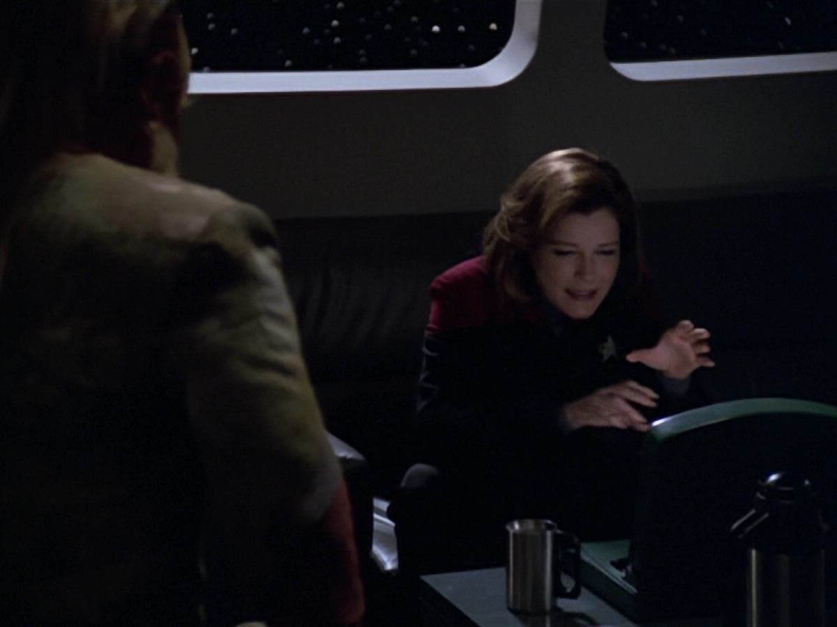 extant_StarTrek_VOY_5x20-ThinkTank_00947.jpg