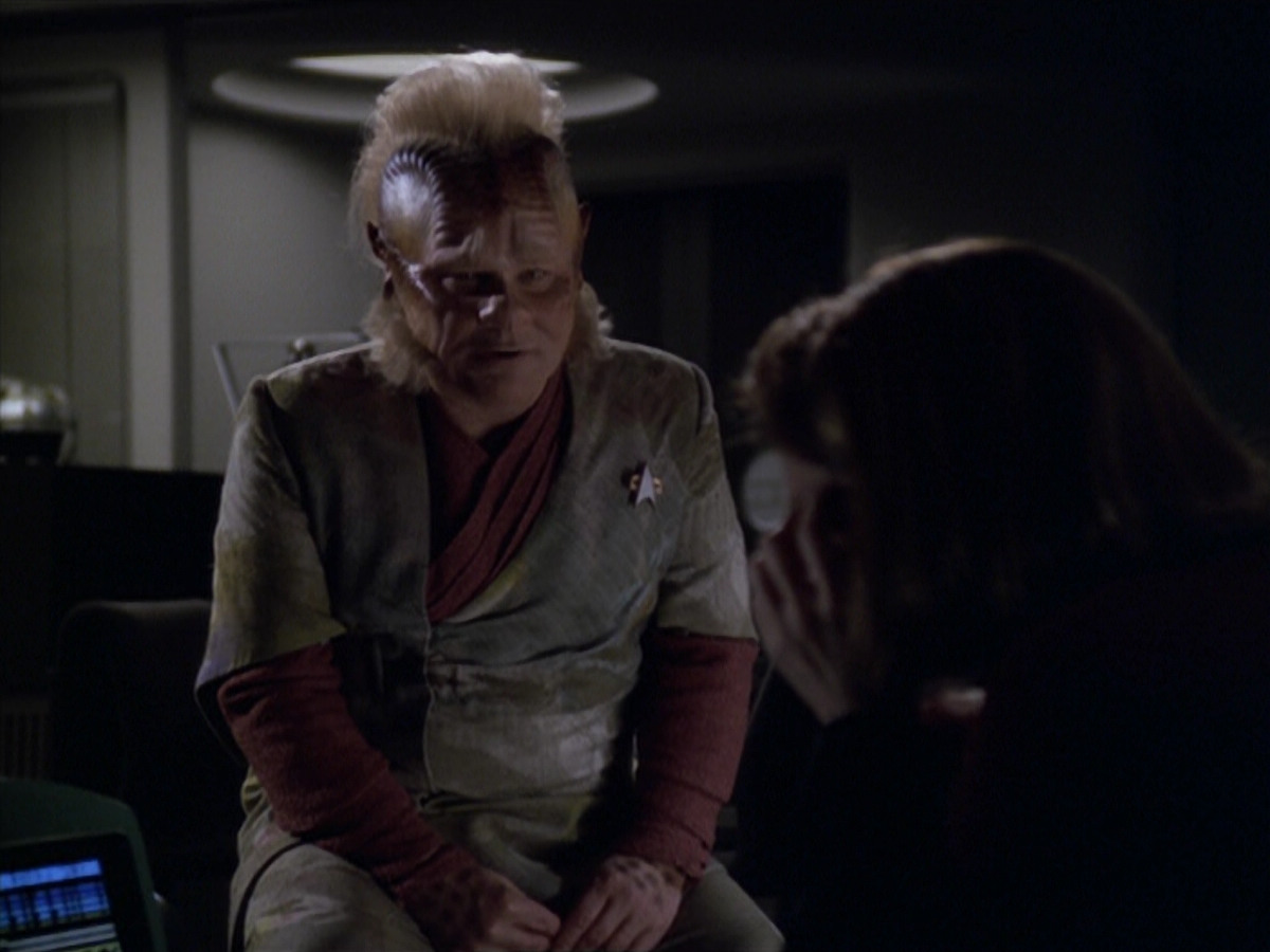 extant_StarTrek_VOY_5x20-ThinkTank_00951.jpg