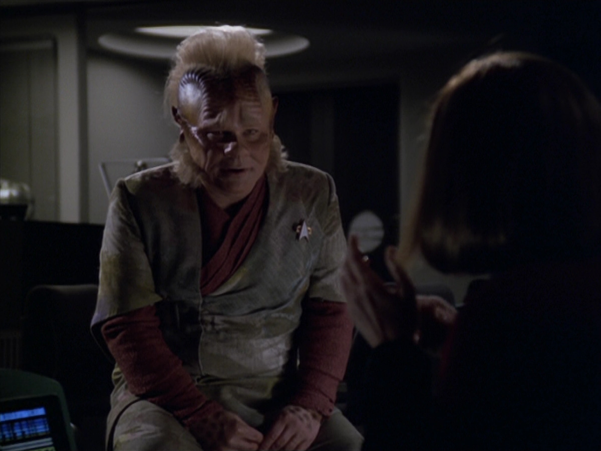 extant_StarTrek_VOY_5x20-ThinkTank_00953.jpg