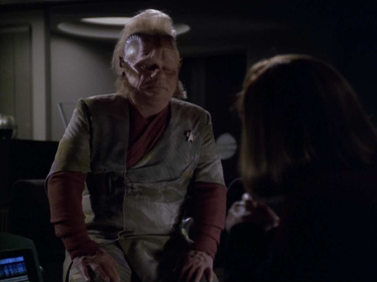 extant_StarTrek_VOY_5x20-ThinkTank_00967.jpg