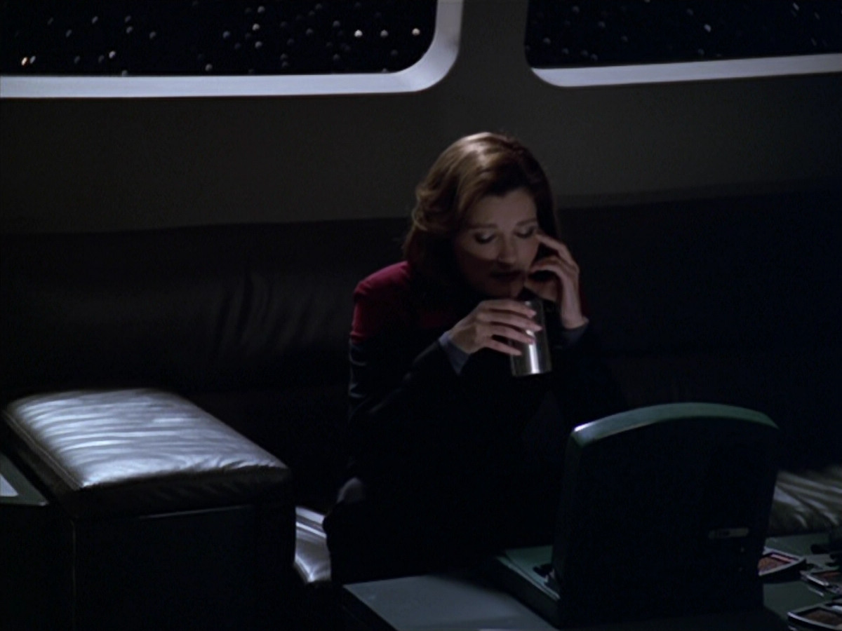 extant_StarTrek_VOY_5x20-ThinkTank_00980.jpg