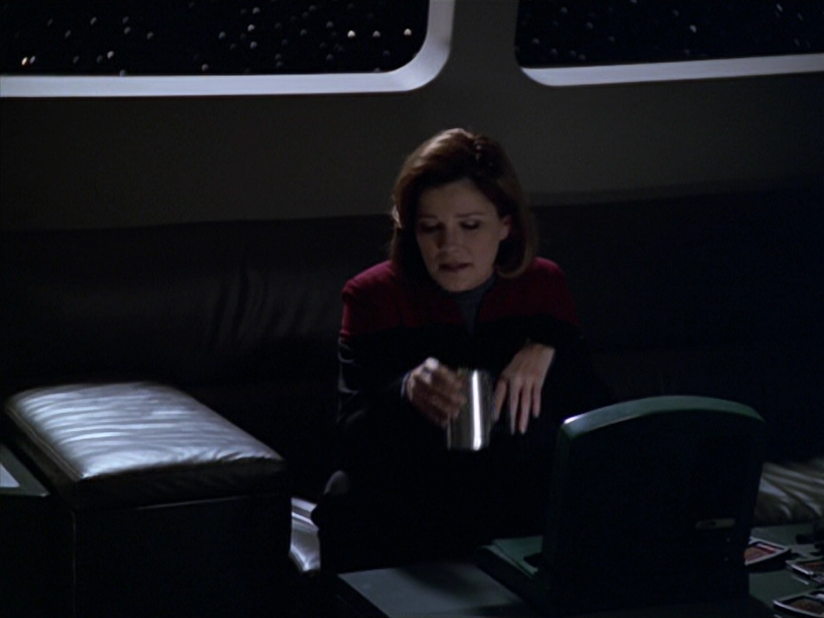 extant_StarTrek_VOY_5x20-ThinkTank_00981.jpg