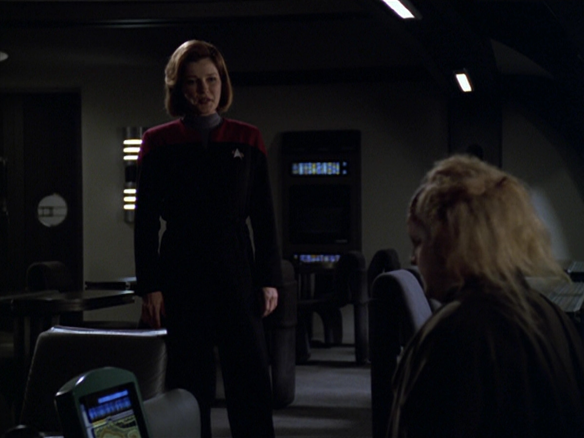 extant_StarTrek_VOY_5x20-ThinkTank_01060.jpg