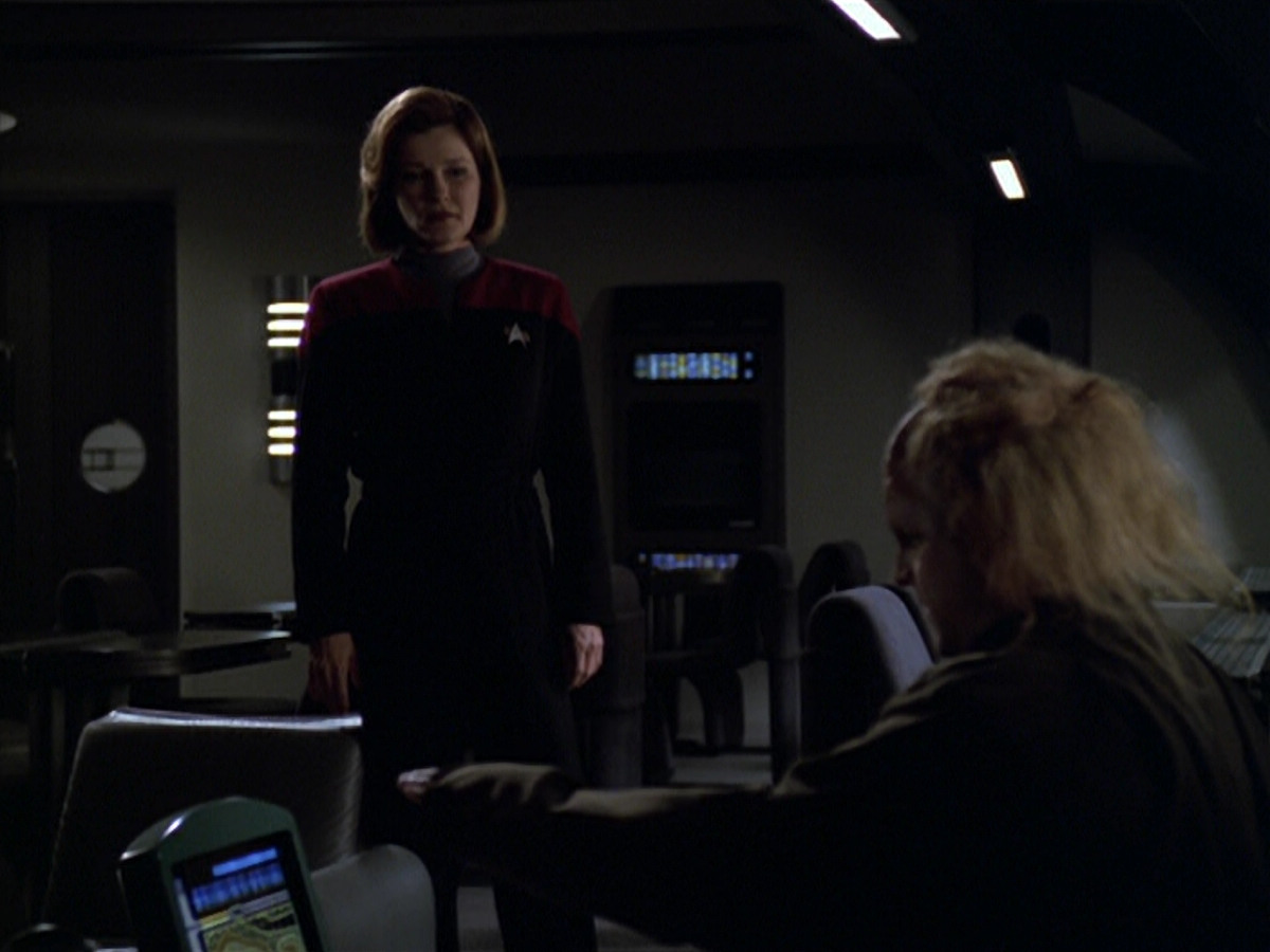 extant_StarTrek_VOY_5x20-ThinkTank_01065.jpg