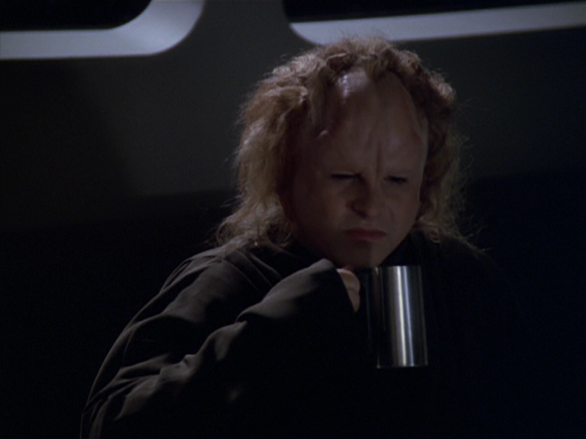 extant_StarTrek_VOY_5x20-ThinkTank_01089.jpg