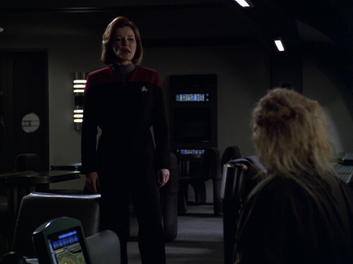 extant_StarTrek_VOY_5x20-ThinkTank_01094.jpg