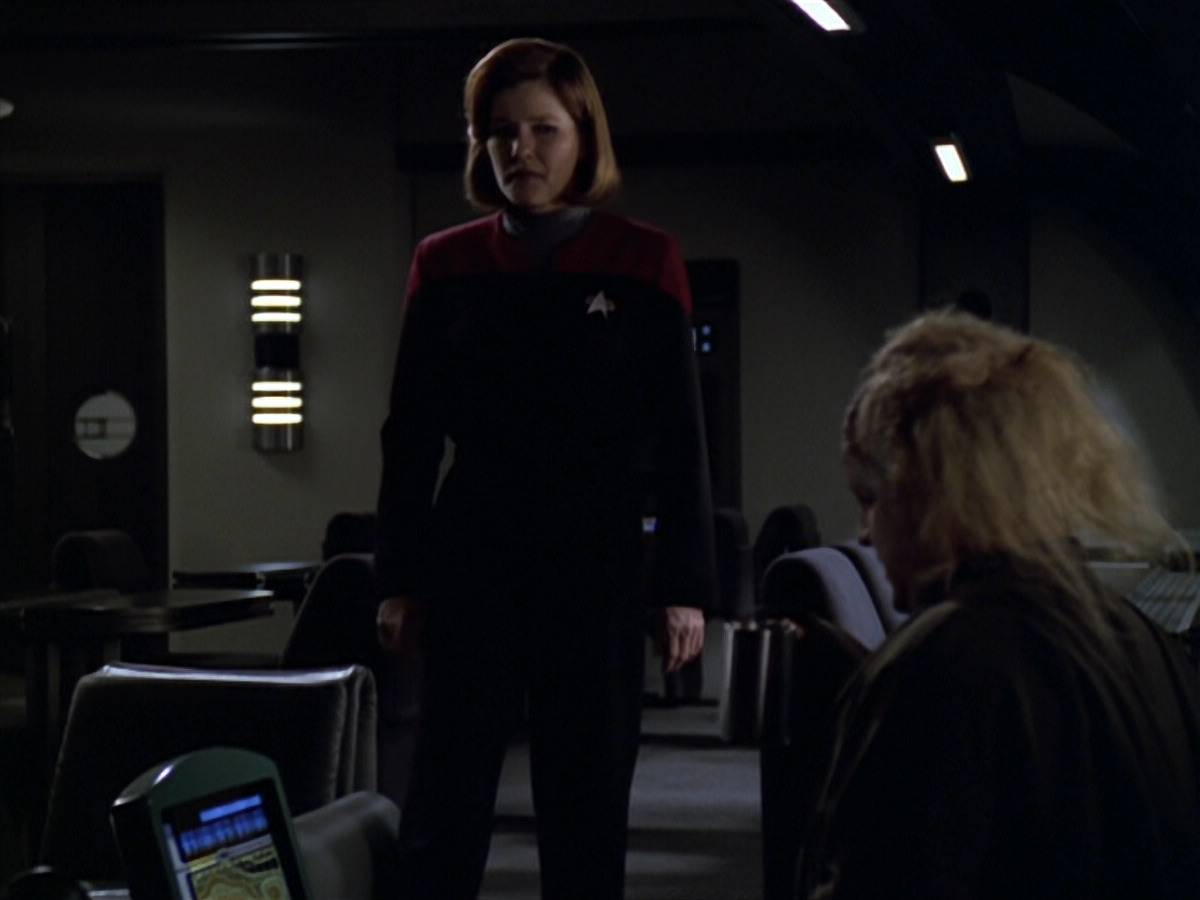extant_StarTrek_VOY_5x20-ThinkTank_01097.jpg