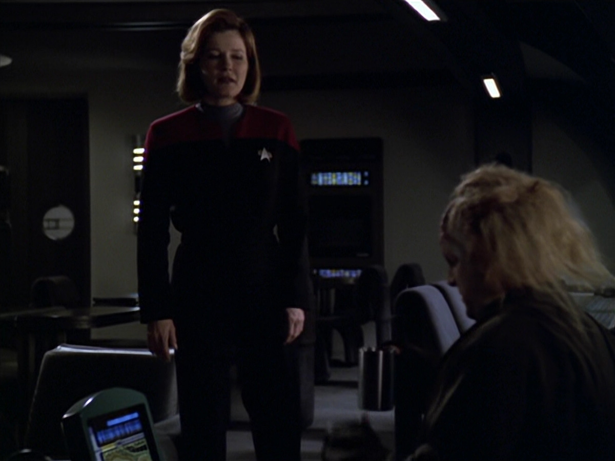 extant_StarTrek_VOY_5x20-ThinkTank_01098.jpg
