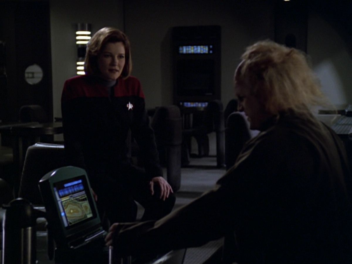 extant_StarTrek_VOY_5x20-ThinkTank_01103.jpg