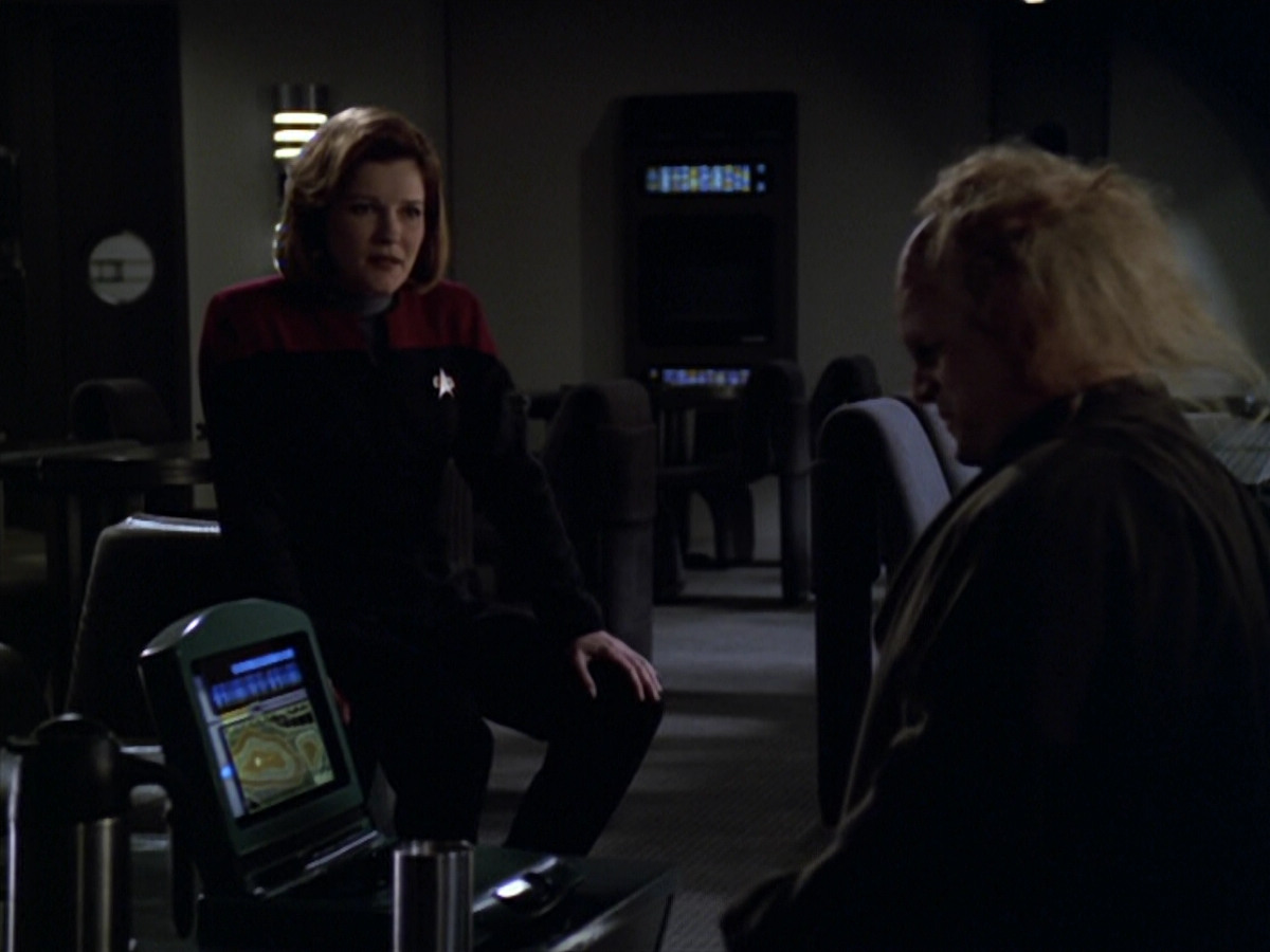 extant_StarTrek_VOY_5x20-ThinkTank_01104.jpg