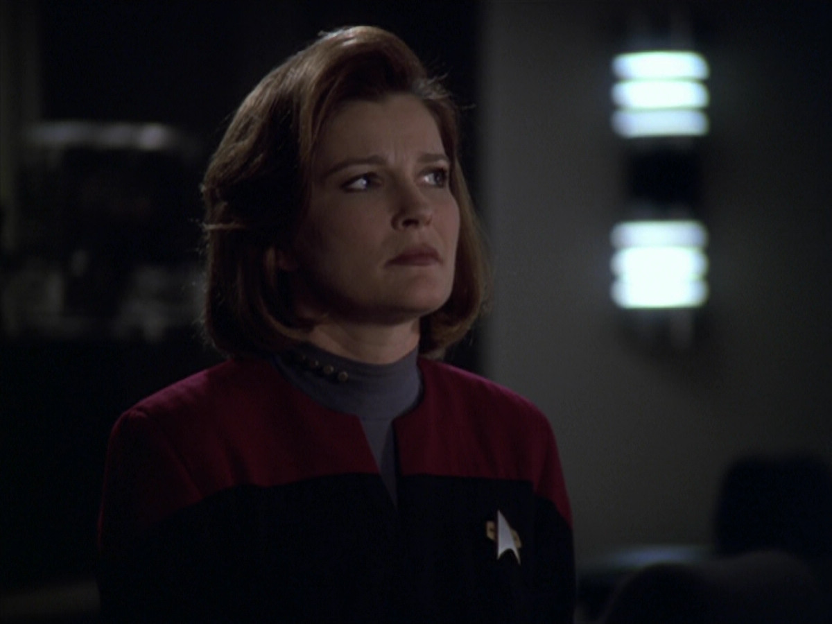 extant_StarTrek_VOY_5x20-ThinkTank_01145.jpg