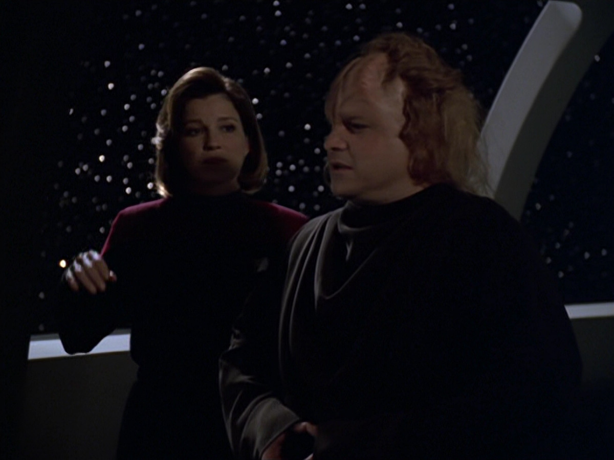 extant_StarTrek_VOY_5x20-ThinkTank_01165.jpg