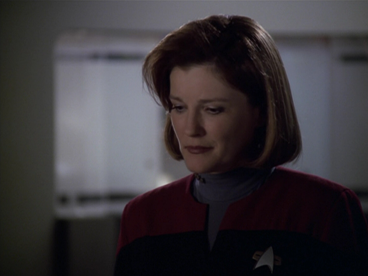 extant_StarTrek_VOY_5x20-ThinkTank_01286.jpg