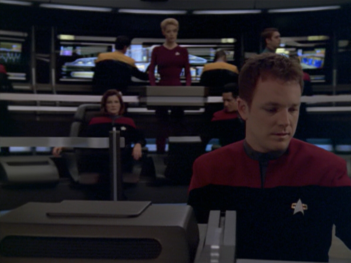 extant_StarTrek_VOY_5x20-ThinkTank_01302.jpg